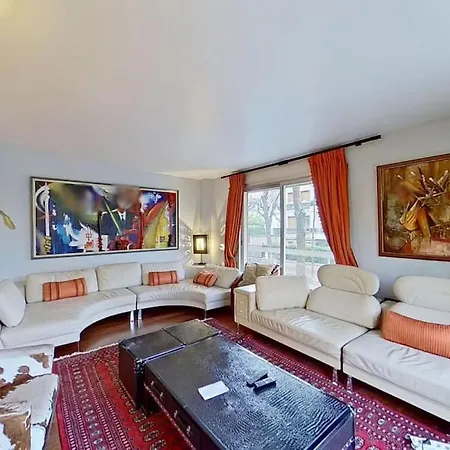 Grand Luxe 180m2 Apartment *